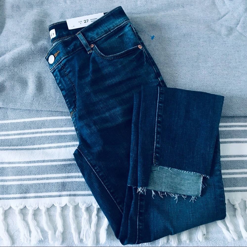 Made and love Ann Taylor raw staggered skinny jean
